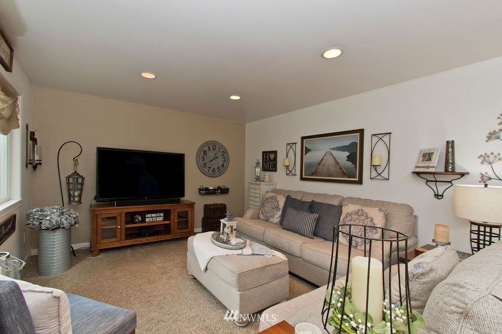 965 Field Avenue Northeast Renton, WA 98059 - Photo 16 of 38 Gallery Image 16
