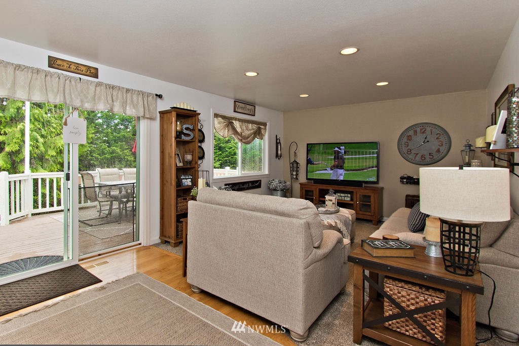 965 Field Avenue Northeast Renton, WA 98059 - Photo 17 of 38 Gallery Image 17