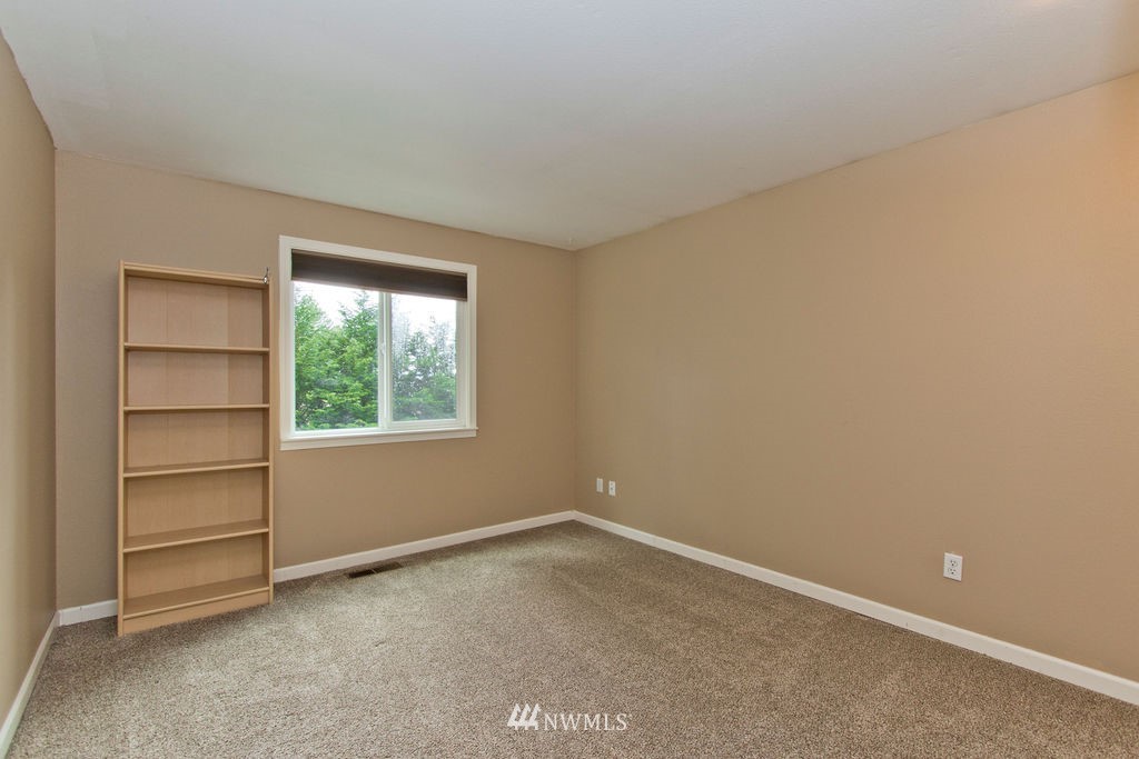 965 Field Avenue Northeast Renton, WA 98059 - Photo 23 of 38 Gallery Image 23