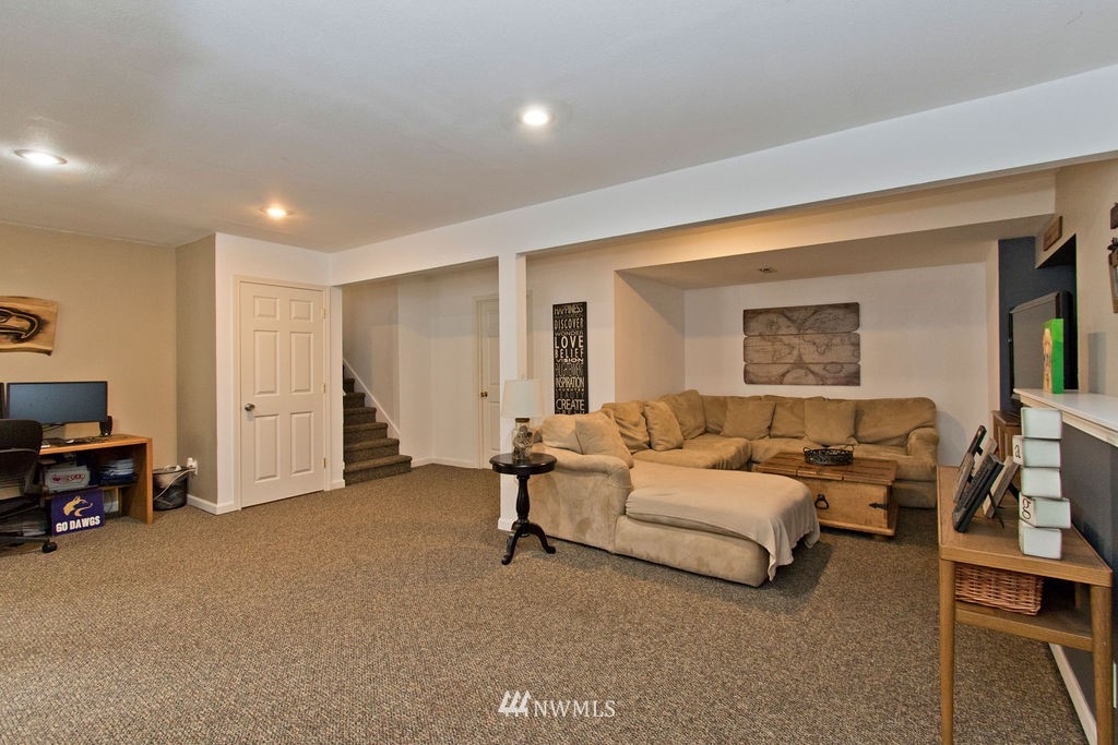 965 Field Avenue Northeast Renton, WA 98059 - Photo 25 of 38 Gallery Image 25