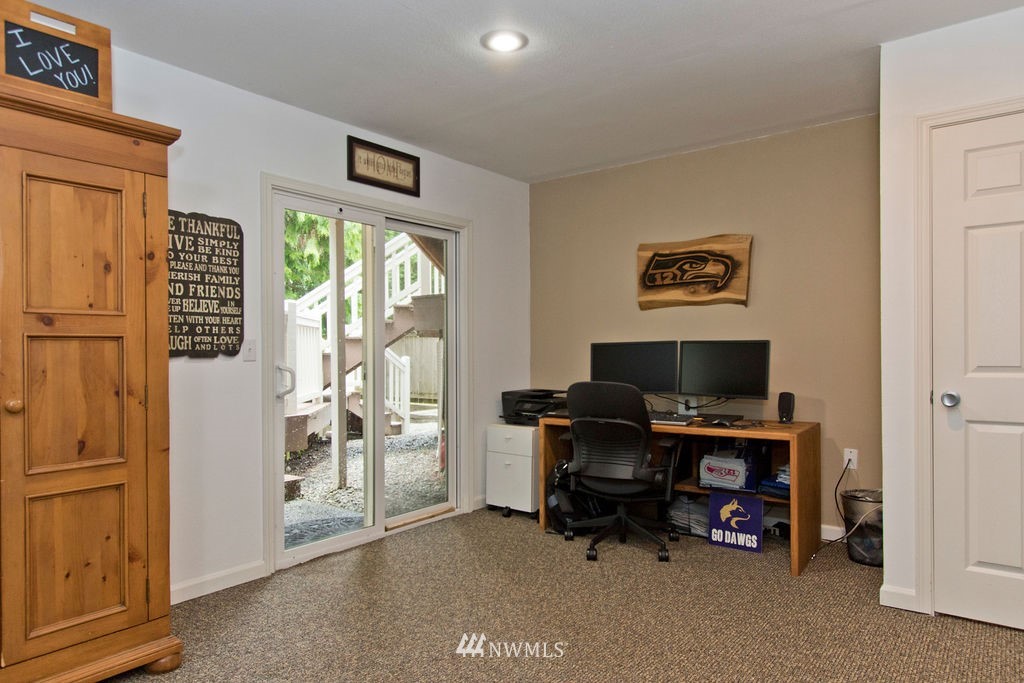 965 Field Avenue Northeast Renton, WA 98059 - Photo 27 of 38 Gallery Image 27