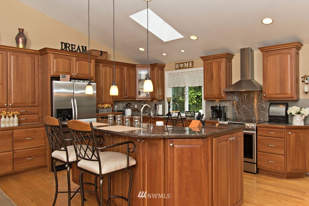 965 Field Avenue Northeast Renton, WA 98059 - Photo 7 of 38 Gallery Image 7