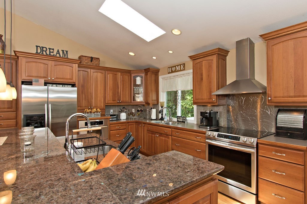 965 Field Avenue Northeast Renton, WA 98059 - Photo 9 of 38 Gallery Image 9