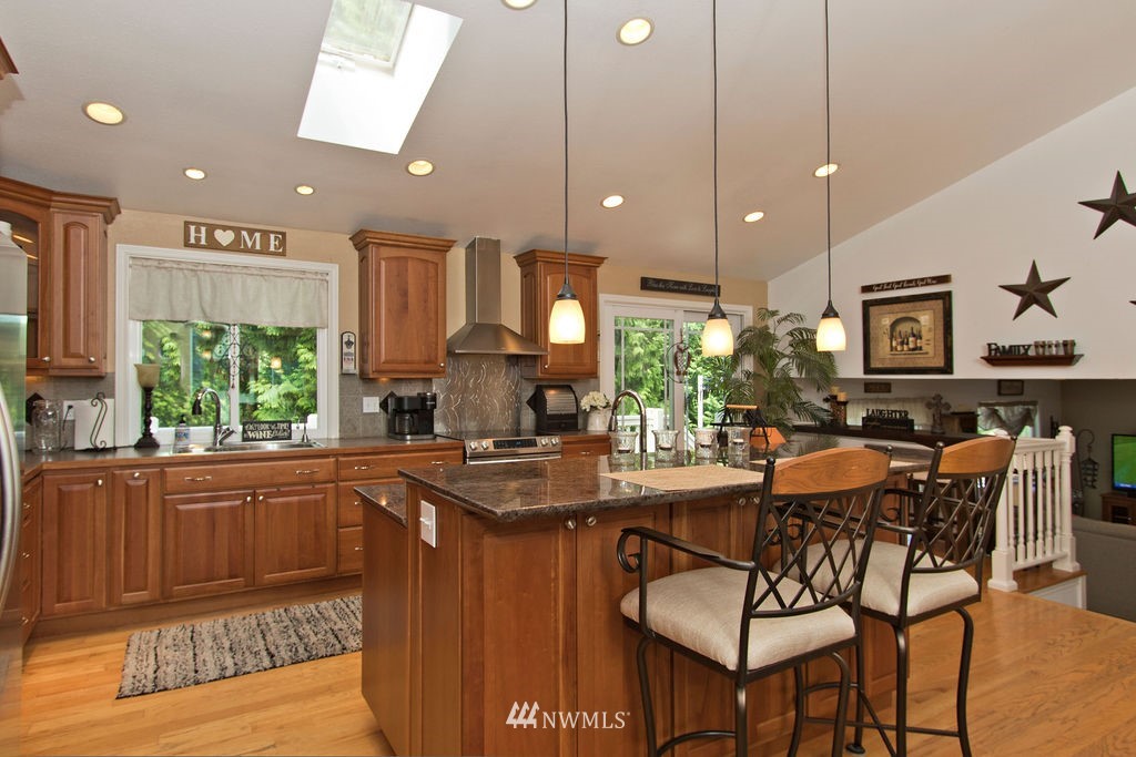 965 Field Avenue Northeast Renton, WA 98059 - Photo 10 of 38 Gallery Image 10
