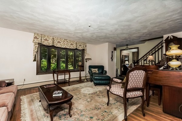40 Cardigan Road Tewksbury, MA 01876 - Photo 5 of 22 Gallery Image 5