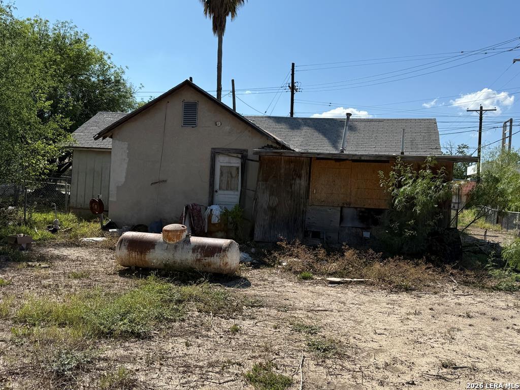 900 La Vacas Street Del Rio, TX 78840 - Photo 4 of 7