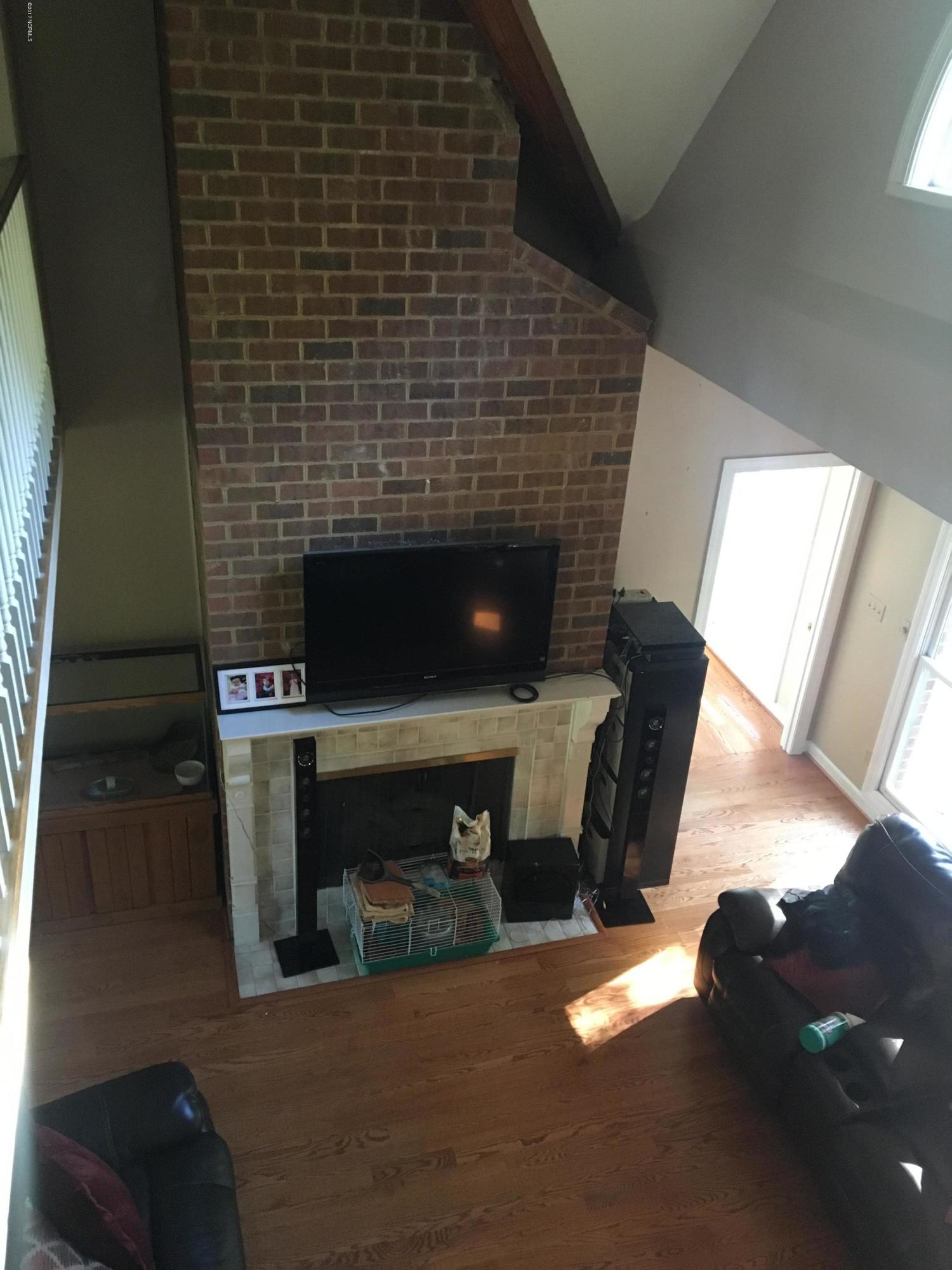 334 Goose Creek Road Washington, NC 27889 - Photo 6 of 13 006 2 story great room