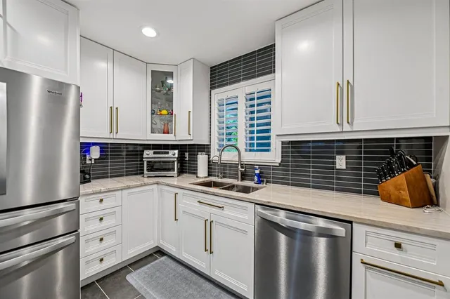 $849,900 | 3676 Northeast 18th Avenue, Oakland Park, FL 33334