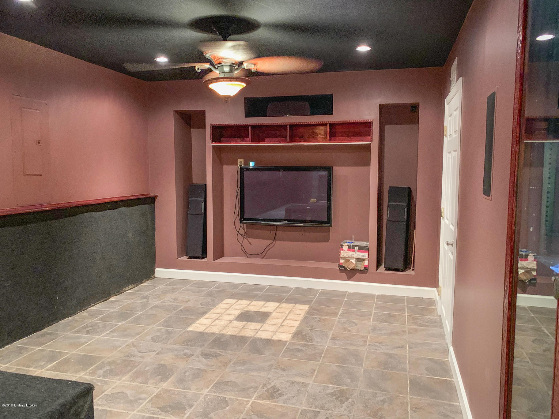 5112 Queens Castle Road Louisville, KY 40229 - Photo 23 of 35 5112_QueenCastleRd-22