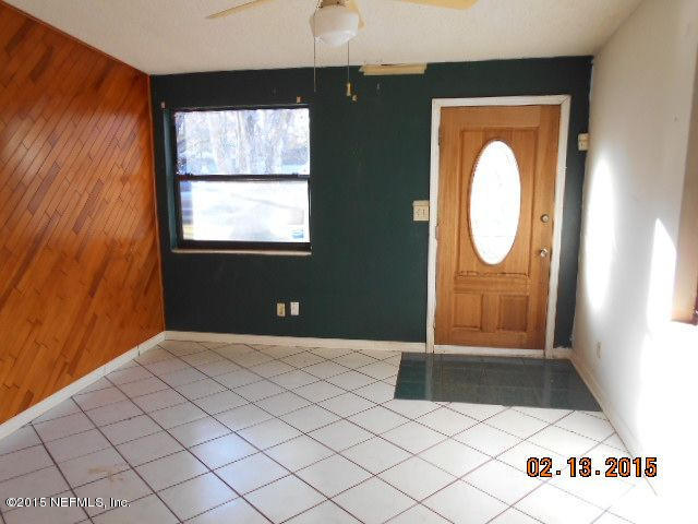 7057 Clovis Road Jacksonville, FL 32205 - Photo 2 of 12
