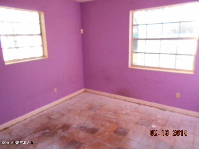 7057 Clovis Road Jacksonville, FL 32205 - Photo 4 of 12