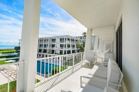 $2,395,000 | 2275 South Ocean Boulevard, Unit 206A, Palm Beach, FL 33480