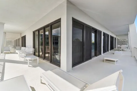 $2,395,000 | 2275 South Ocean Boulevard, Unit 206A, Palm Beach, FL 33480