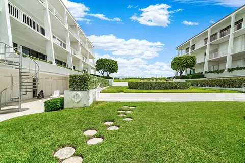$2,395,000 | 2275 South Ocean Boulevard, Unit 206A, Palm Beach, FL 33480