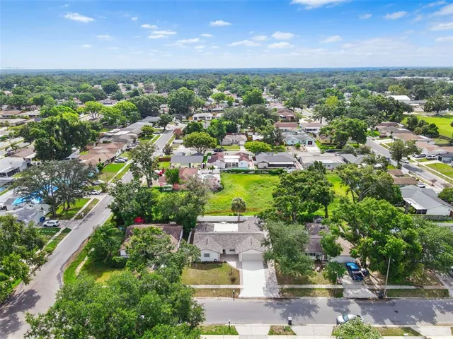 $390,000 | 107 Valley Circle, Brandon, FL 33510