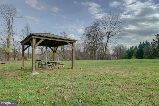 a view of a outdoor space