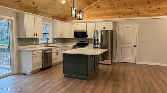 $325,000 | 404 High Street, Elgin, TN 37852