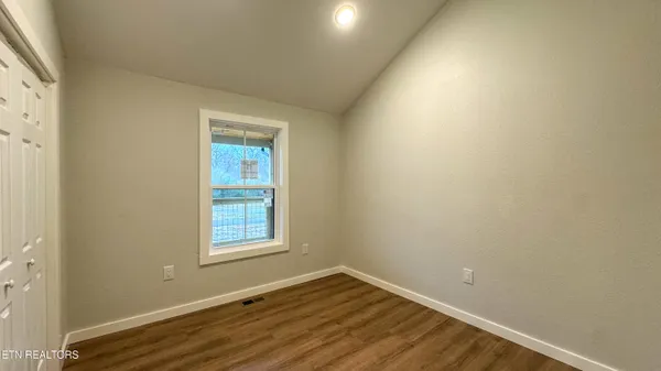 $319,900 | 404 High Street, Elgin, TN 37852