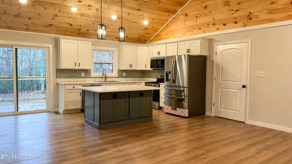 $319,900 | 404 High Street, Elgin, TN 37852