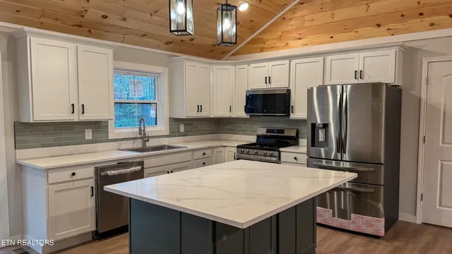 $325,000 | 404 High Street, Elgin, TN 37852