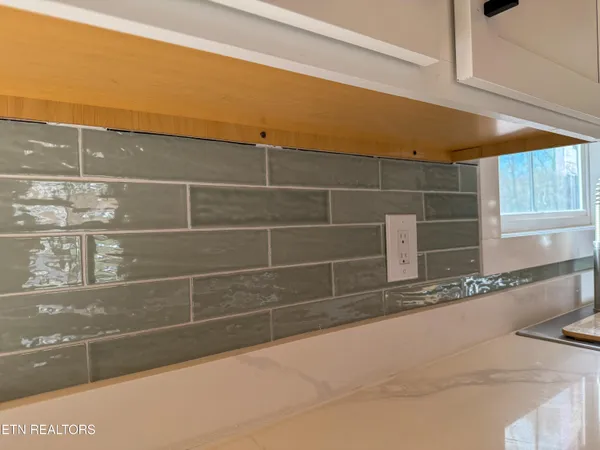 $319,900 | 404 High Street, Elgin, TN 37852