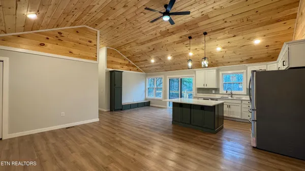 $319,900 | 404 High Street, Elgin, TN 37852