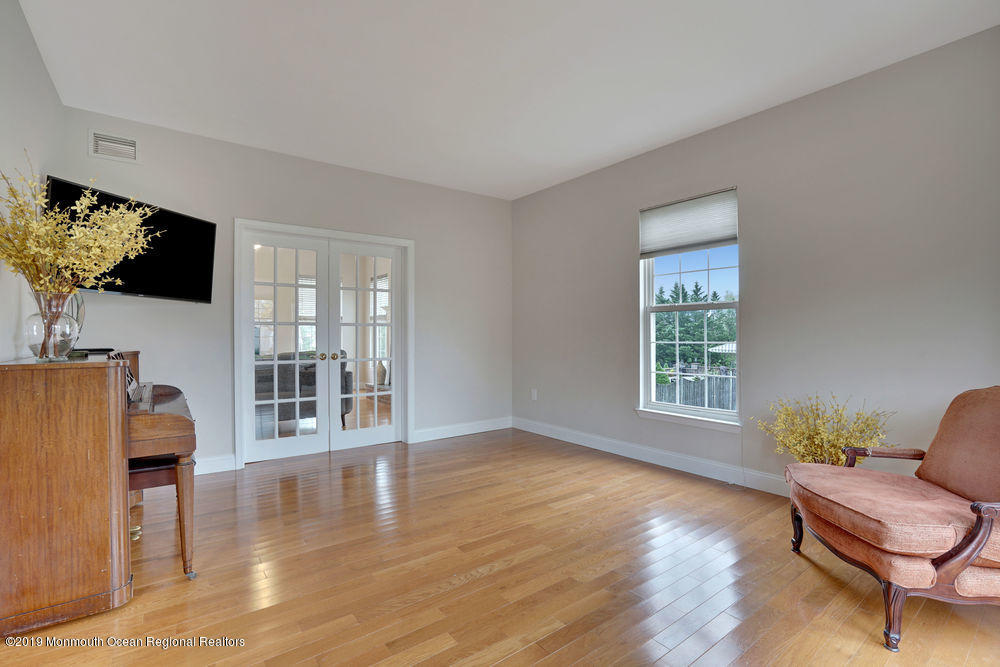 1354 Old Farm Road Manasquan, NJ 08736 - Photo 9 of 40 Living Room