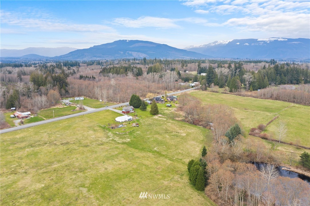 17482 Bow Hill Road Bow, WA 98232 - Photo 2 of 33 Gallery Image 2