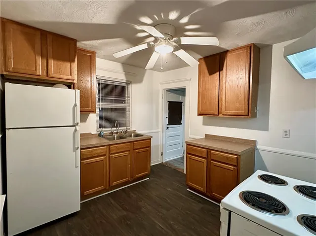 $1,950 | 10 Lachance Street, West Warwick, RI 02893