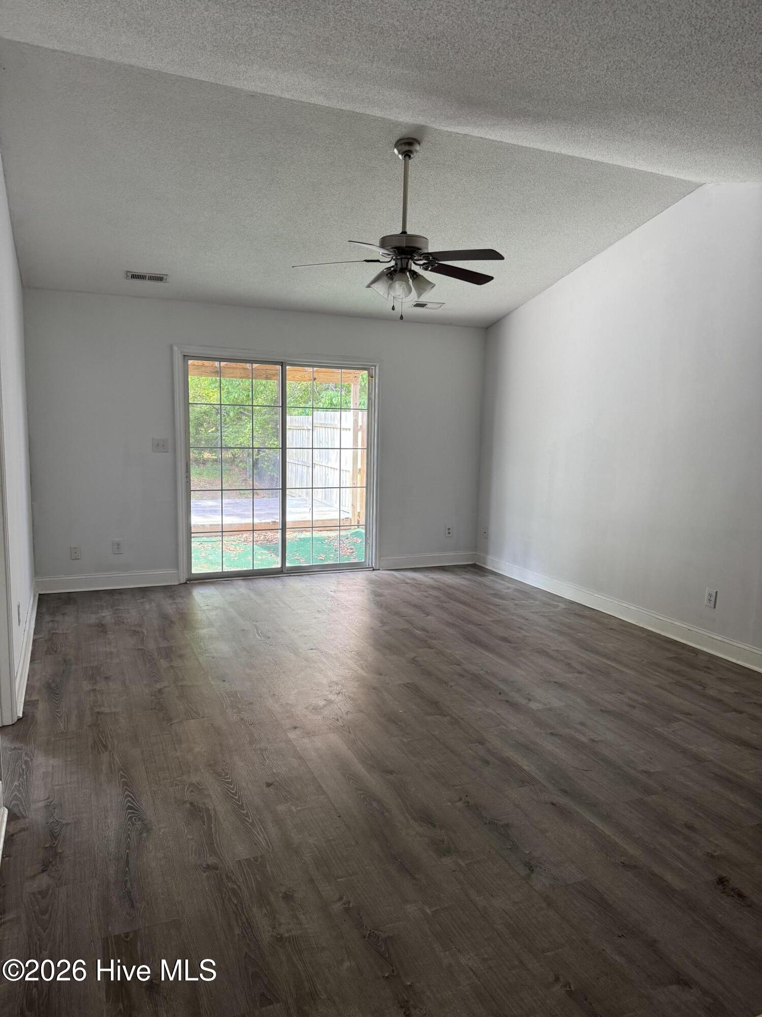 114 Charlton Road Hubert, NC 28539 - Photo 3 of 17 Living Room