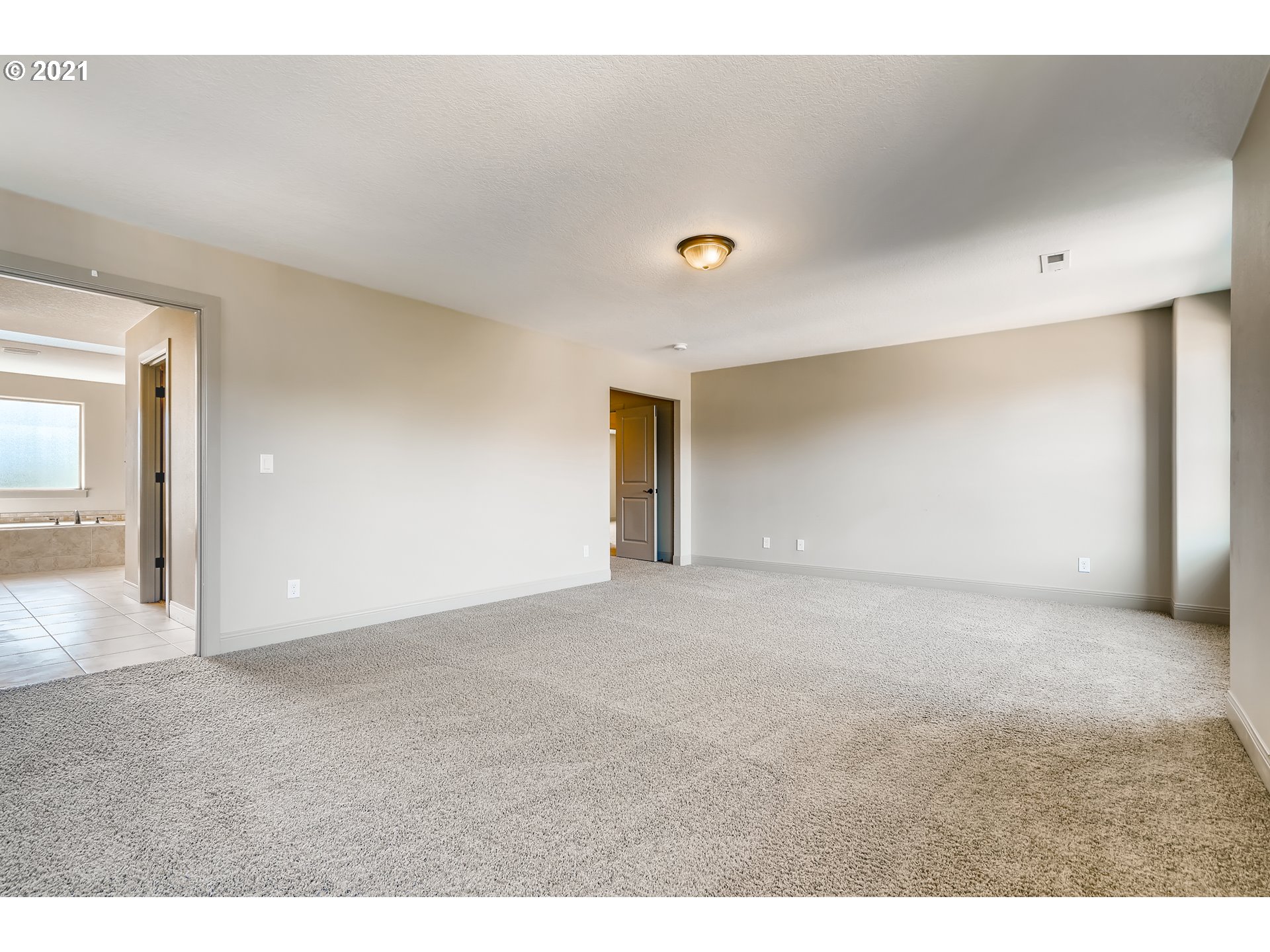 18378 Southwest Jeremy Street Beaverton, OR 97007 - Photo 17 of 31 a view of an empty room
