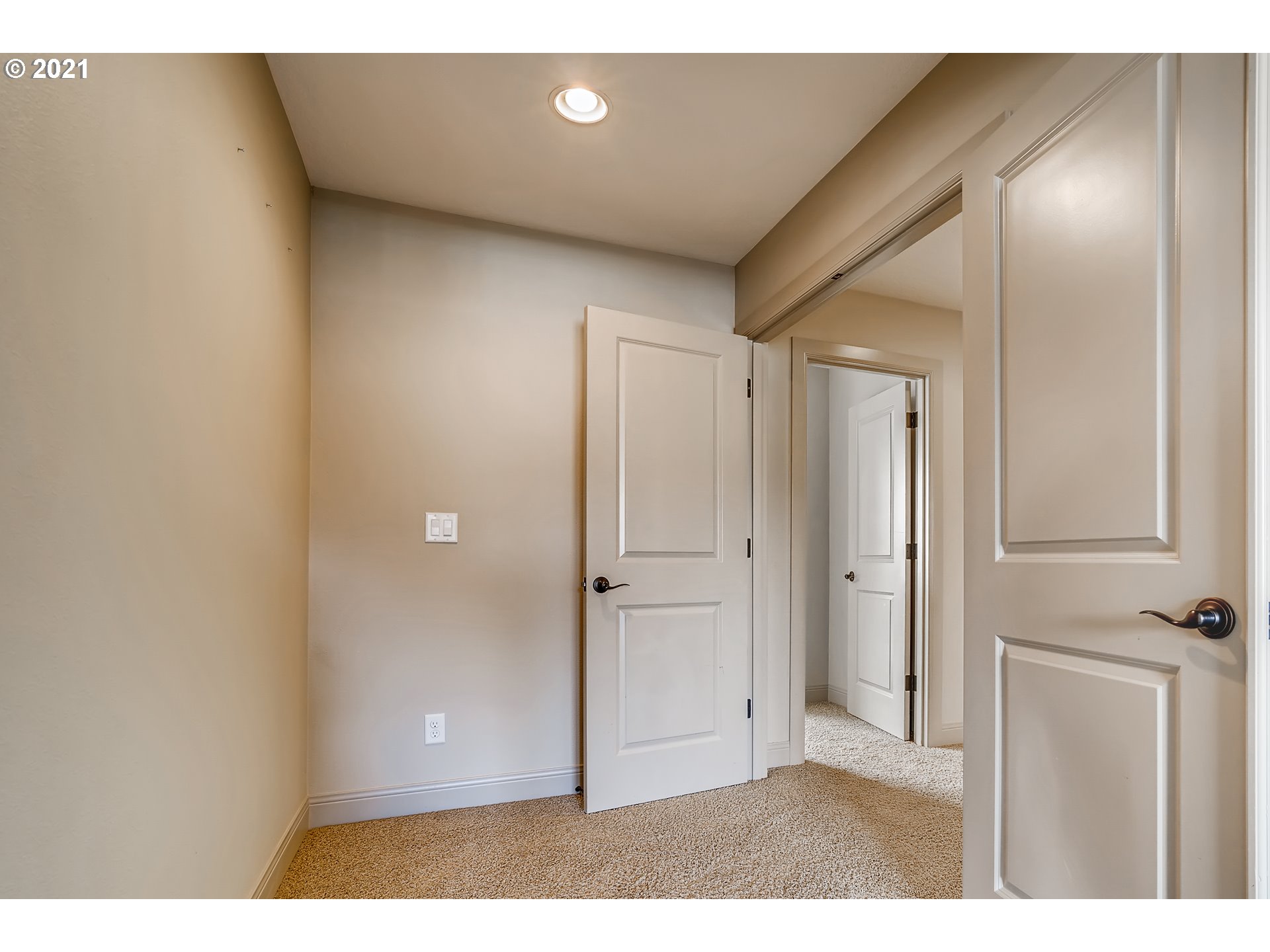 18378 Southwest Jeremy Street Beaverton, OR 97007 - Photo 19 of 31