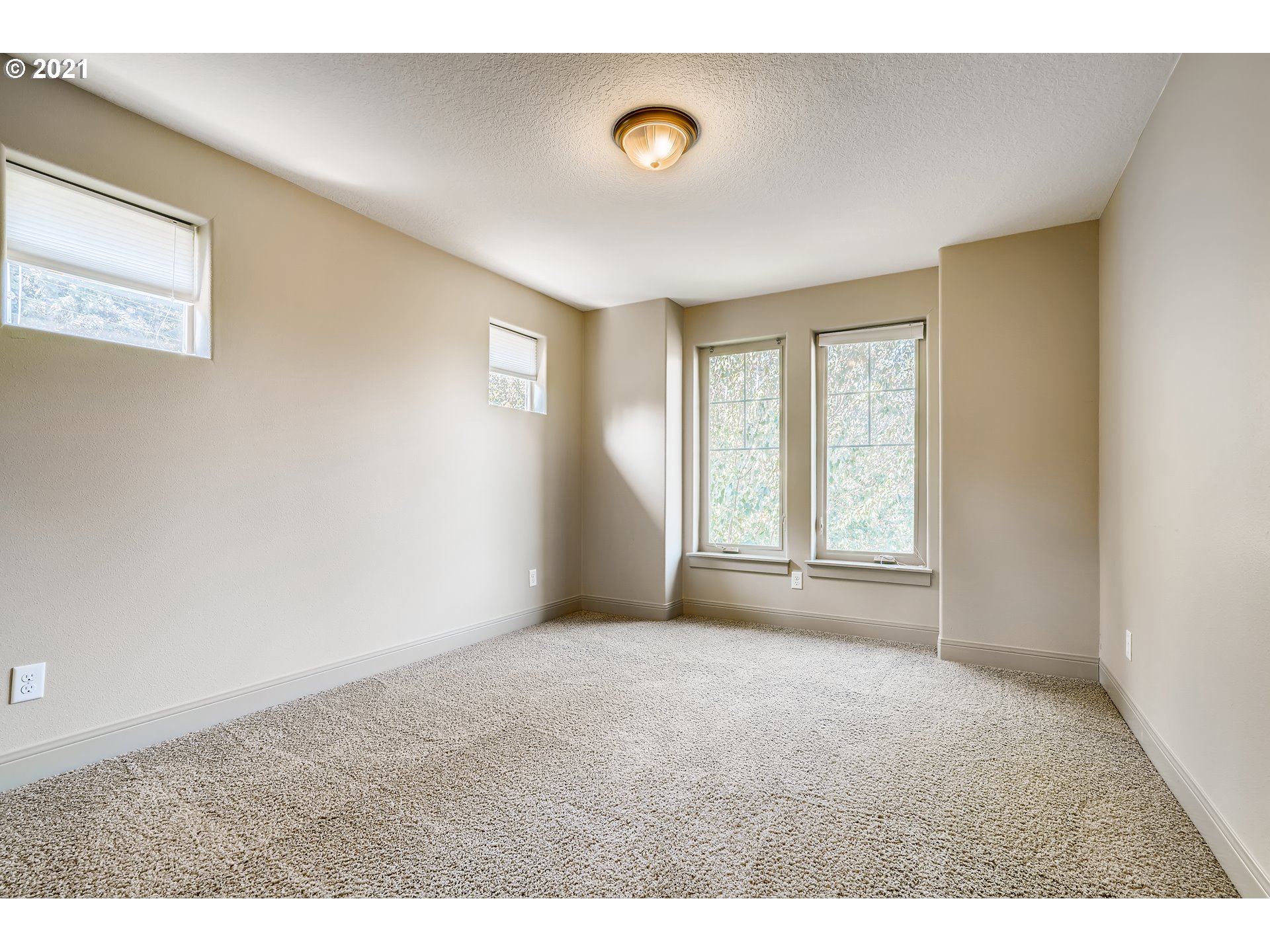 18378 Southwest Jeremy Street Beaverton, OR 97007 - Photo 23 of 31 a view of an empty room with a window