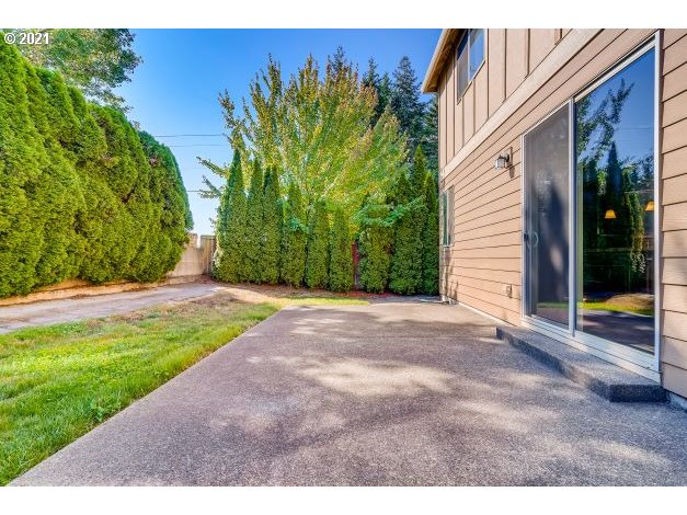 18378 Southwest Jeremy Street Beaverton, OR 97007 - Photo 31 of 31 a view of a back yard of the house
