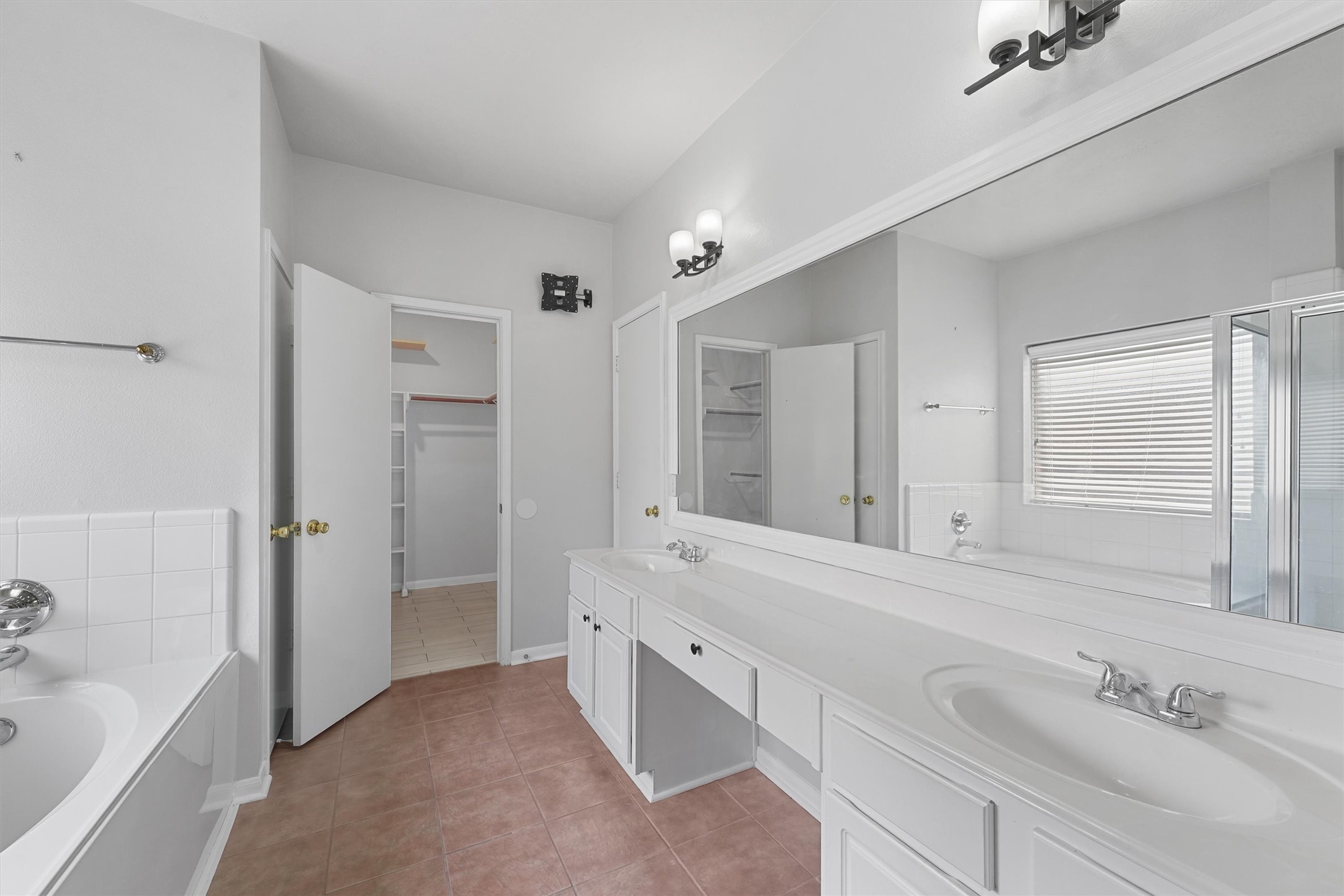 17206 Stonebridge Trail Houston, TX 77095 - Photo 16 of 28 Primary Bathroom