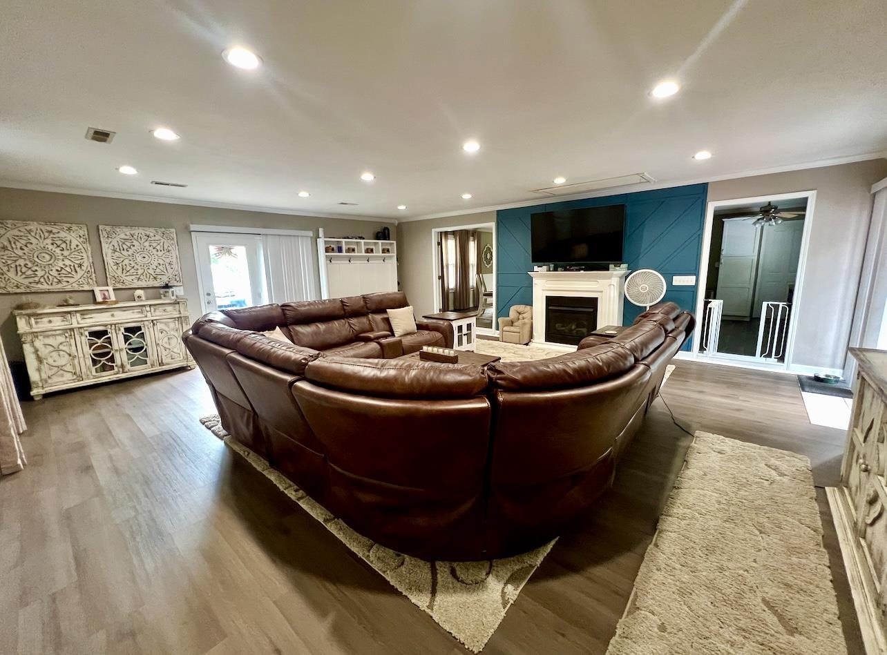 327 West Forestdale Road Ashland, KY 41102 - Photo 4 of 26
