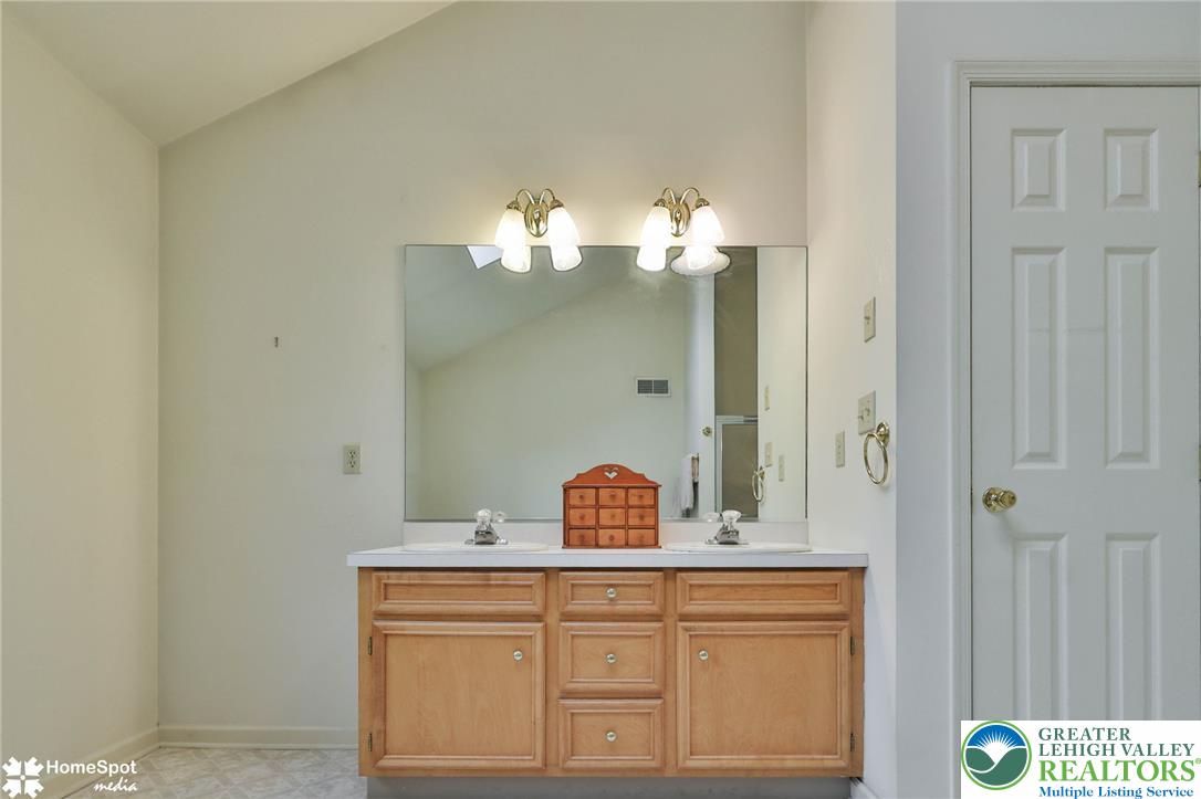 4070 Ross Road Bethlehem, PA 18020 - Photo 42 of 59