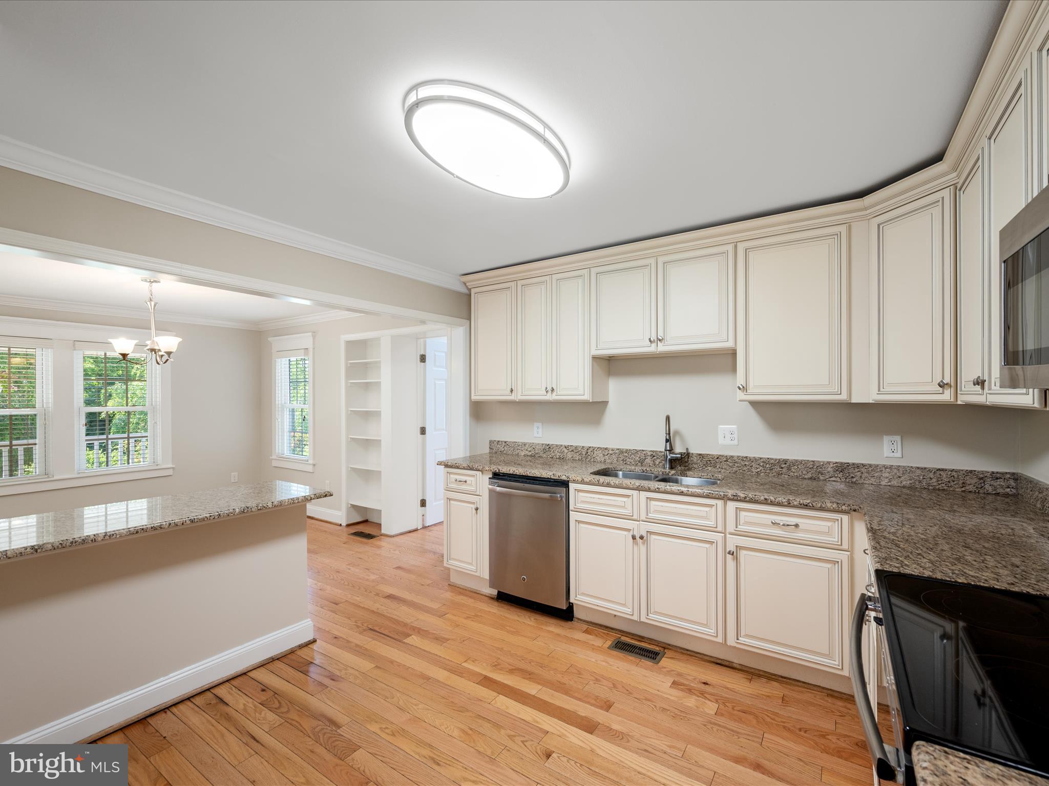 87 Old Waterloo Road Boyce, VA 22620 - Photo 26 of 76 Kitchen w/Table Space