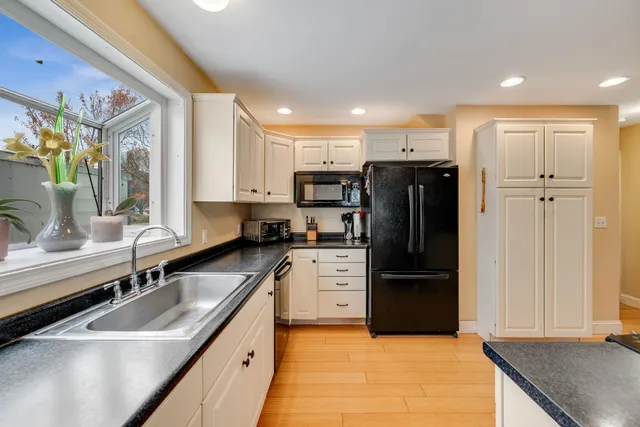 $799,000 | Undisclosed Address, Burlington, VT 05408