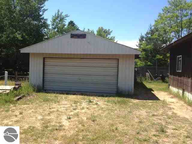 4677 Snyder Road Mesick, MI 49668 - Photo 17 of 19 1747511-16.JPG