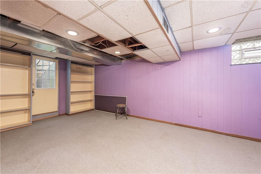 340 Spring Valley Road Pittsburgh, PA 15243 - Photo 34 of 44 a view of a room with racks