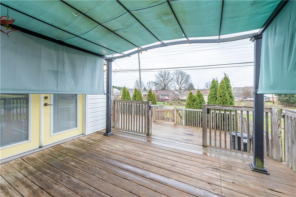340 Spring Valley Road Pittsburgh, PA 15243 - Photo 37 of 44 a view of a deck