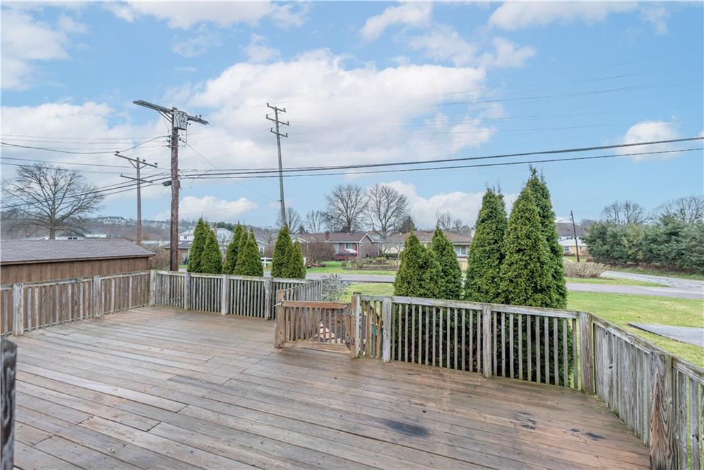 340 Spring Valley Road Pittsburgh, PA 15243 - Photo 39 of 44 a balcony with wooden floor