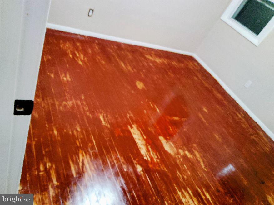 9110 Meadow Heights Road Randallstown, MD 21133 - Photo 7 of 21 a view of room