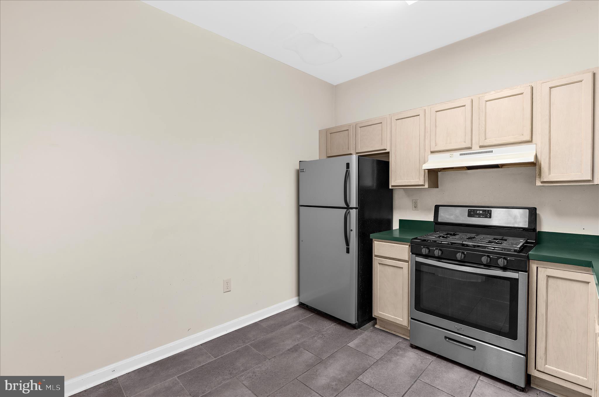 2013 Bell Point Court Odenton, MD 21113 - Photo 16 of 33 Kitchen