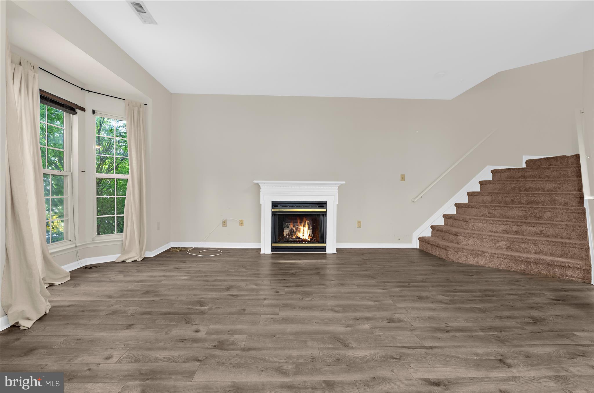 2013 Bell Point Court Odenton, MD 21113 - Photo 7 of 33 Living Room