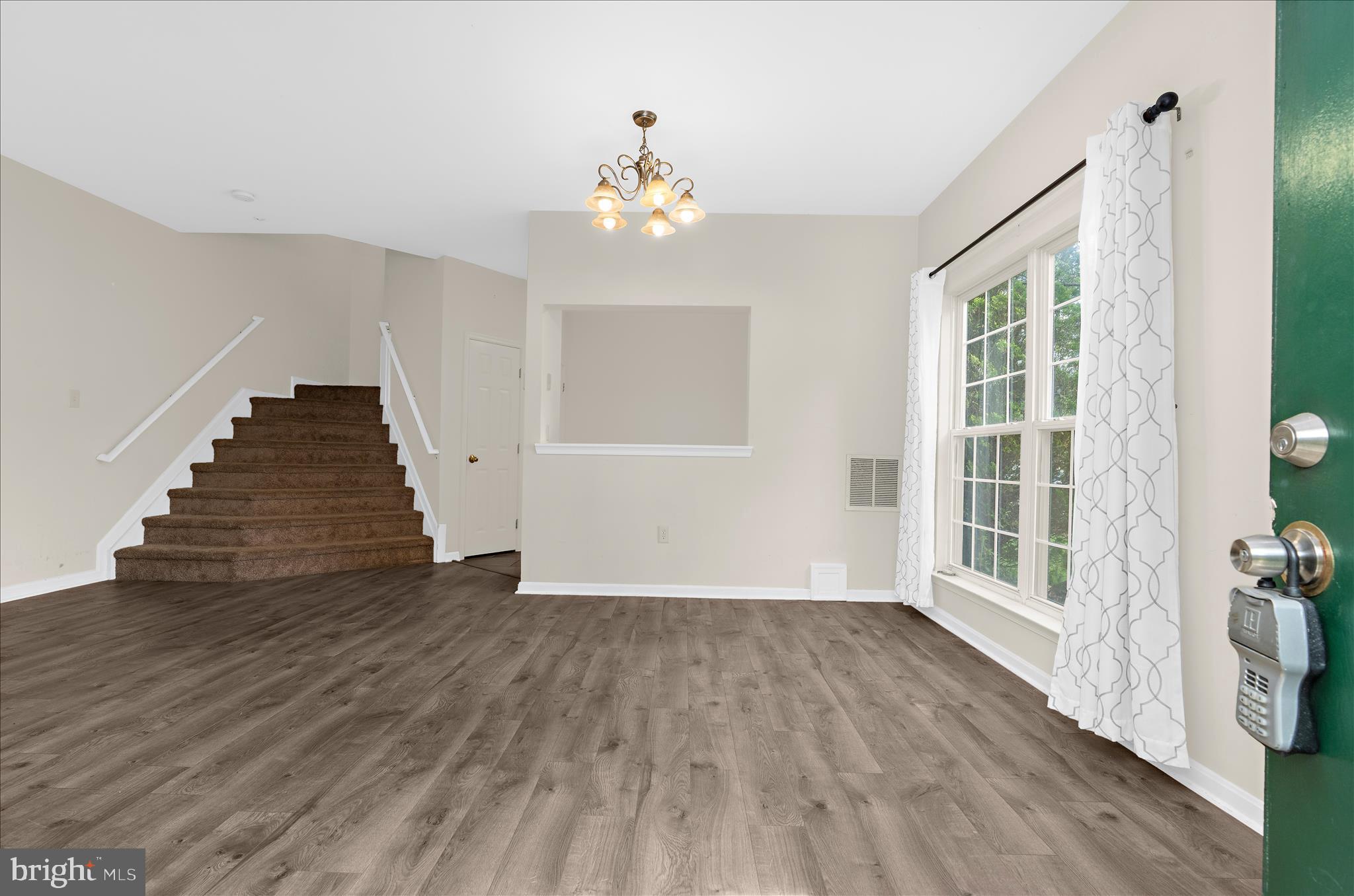 2013 Bell Point Court Odenton, MD 21113 - Photo 10 of 33 Dining Area