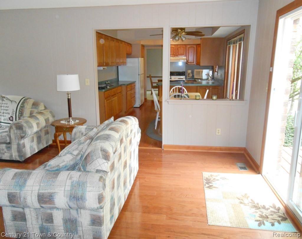 2408 Chalet Drive Rochester, MI 48309 - Photo 21 of 49 Fam Rm 5.jpg