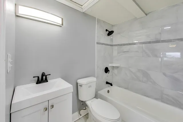 $275,000 | 18020 Anthony Avenue, Country Club Hills, IL 60478