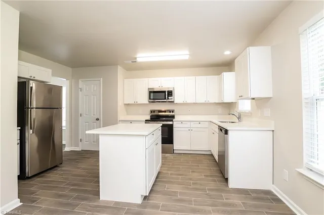 $2,295 | 9 Foust Court, Greensboro, NC 27405